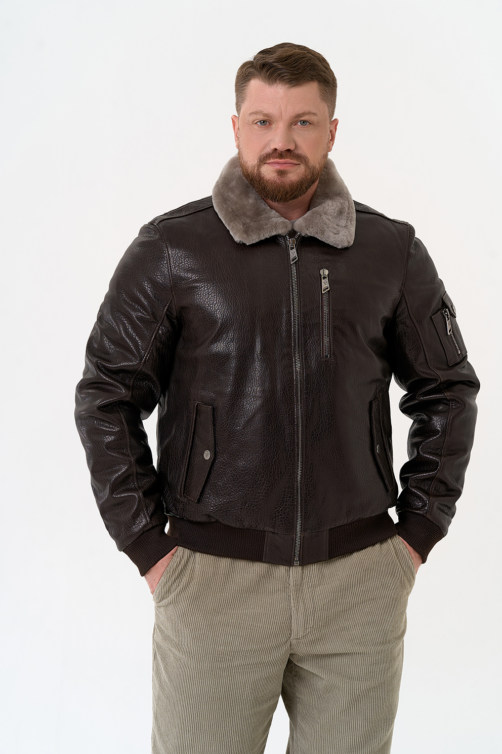 Мужская дубленка коричневого цвета