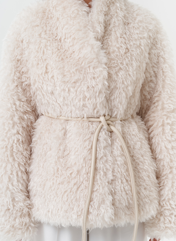 Шуба из эко меха под овчину