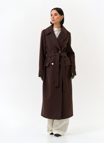 Женское пальто с английским воротником