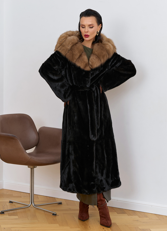 Шуба из меха норки с капюшоном из меха куницы модель № 30479 в кредит