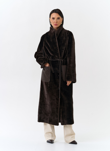 Женская дубленка с декоративным поясом Женская дубленка с декоративным поясом