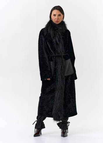 Женская дубленка с отделкой из меха лисы Женская дубленка с отделкой из меха лисы