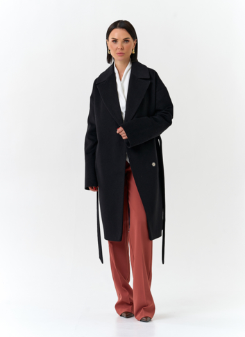 Женское пальто черного цвета