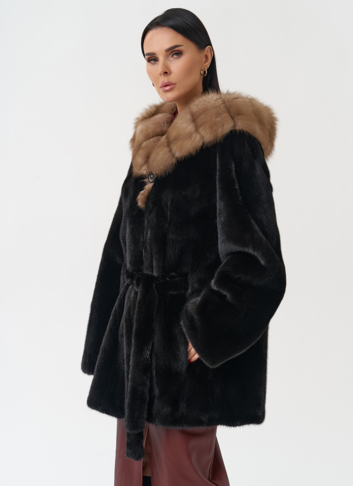 Норковая шуба с капюшоном из меха куницы