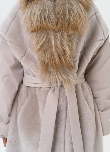 Комбинированное женское зимнее пальто с воротником из меха лисы