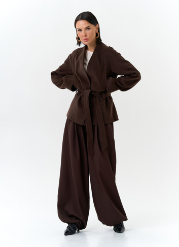 Женское укороченное пальто с поясом