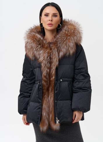 Женский пуховик с отделкой из меха лисы