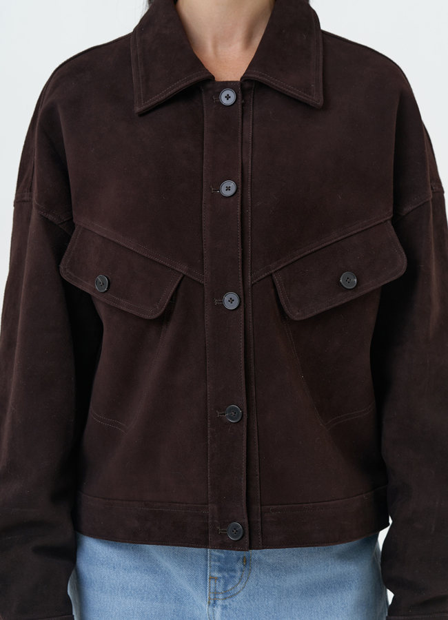 Женская куртка из натуральной замши коричневого цвета модель № 30321 универмаг малина