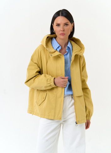 Женская ветровка с капюшоном
