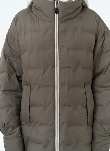 Женское утепленное пальто с капюшоном