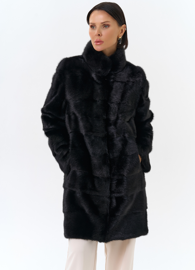 Норковая шуба с воротником стойка черного цвета  модель № 24730 универмаг малина