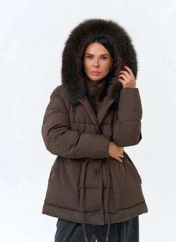 Женский пуховик с мехом песца на капюшоне