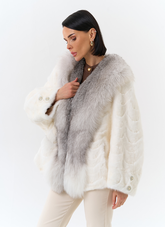 Шуба из норки с отделкой из меха лисы