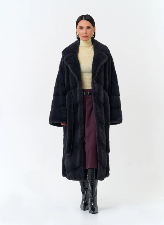 Женская шуба из меха норки с английским воротником