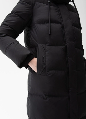 Женский пуховик с капюшоном  фото