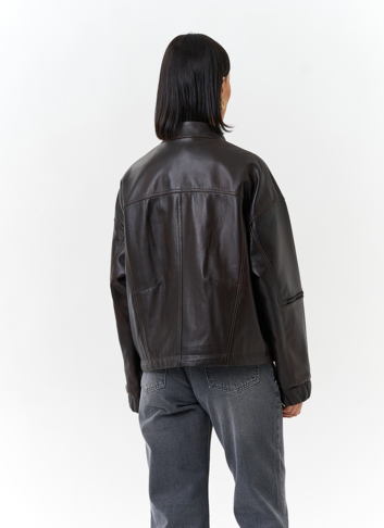 Женская куртка из натуральной кожи