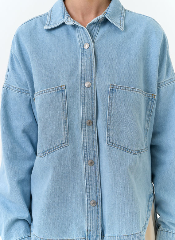 Женская джинсовая куртка рубашка