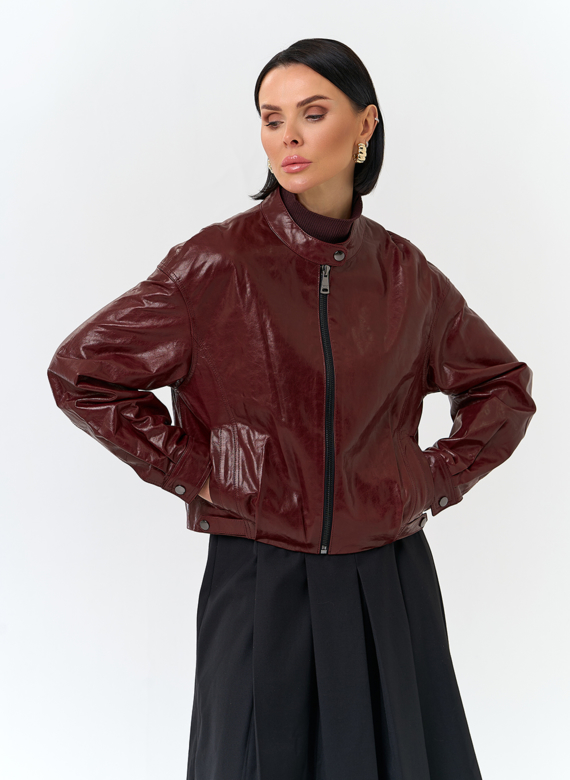 Куртка из натуральной кожи бордового цвета