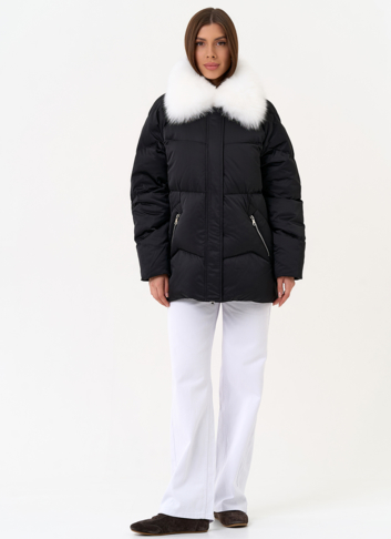 Женский пуховик с отделкой из меха песца
