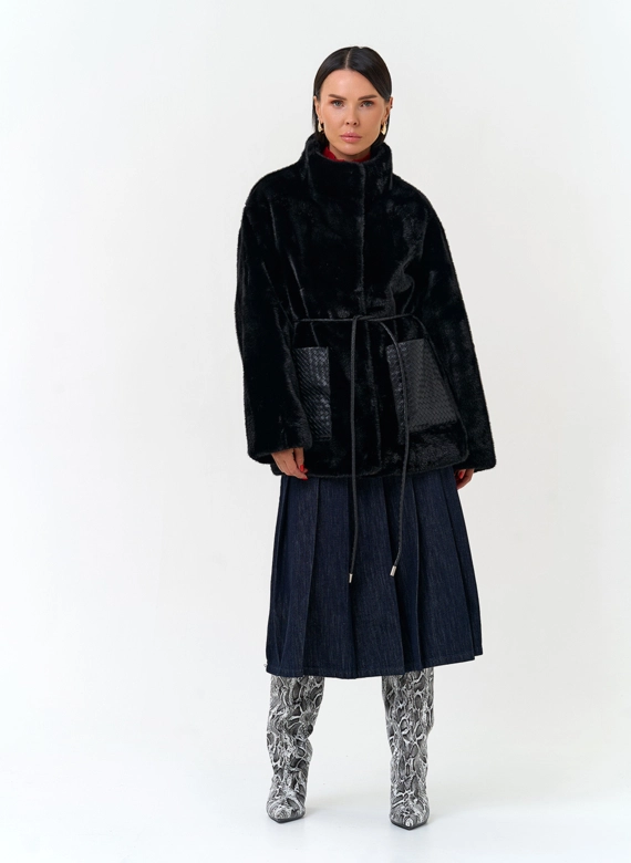 Женская куртка из эко меха фото