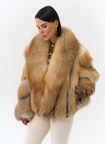 Укороченная шуба из меха рыжей лисы