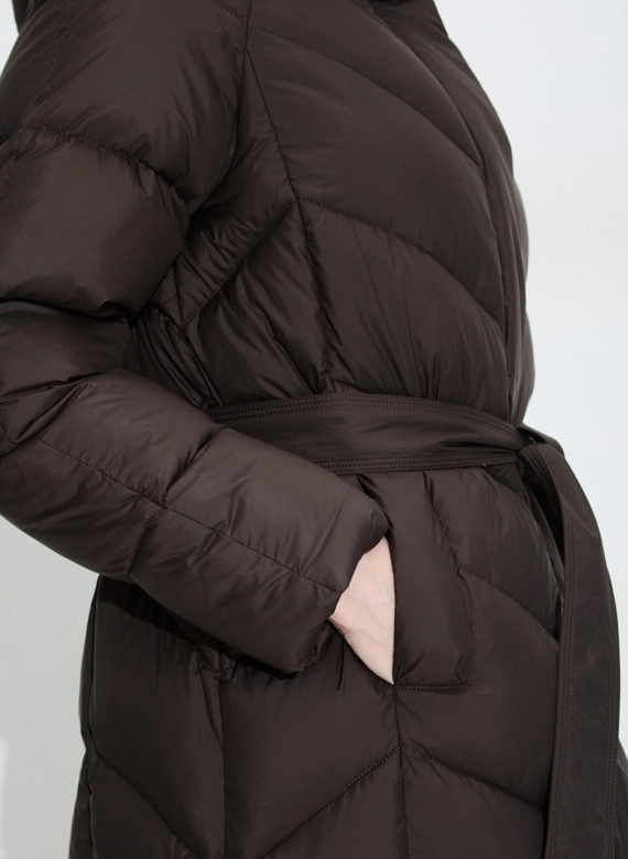 Женский пуховик с капюшоном фото
