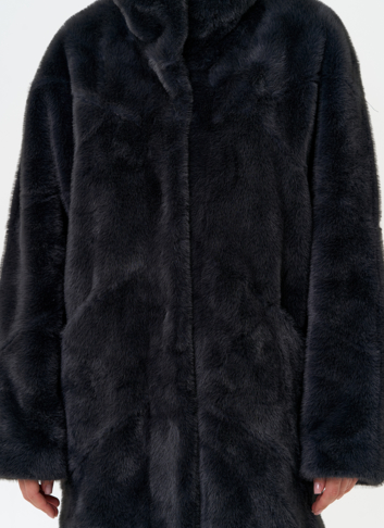 Женская шуба из эко меха с воротником стойкой