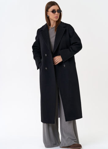 Женское пальто с английским воротником