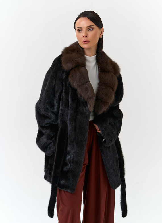 Шуба из меха норки с воротником из меха куницы
