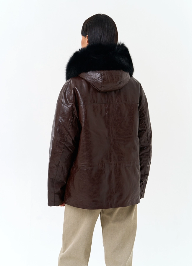 фото Женский пуховик с отделкой на капюшоне из меха песца модель № 34339 фото