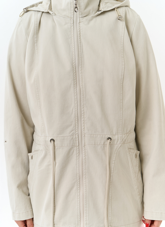 Женская ветровка с капюшоном