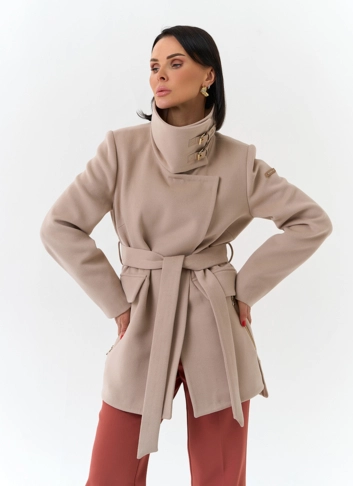 Женское укороченное пальто с воротником стойкой фото