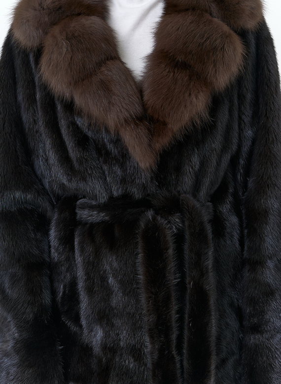 Шуба из меха норки с воротником из меха куницы