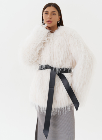 Короткая шуба под эко страуса