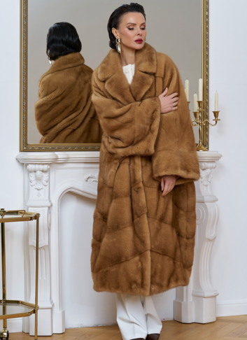 Женская шуба из меха норки с английским воротником