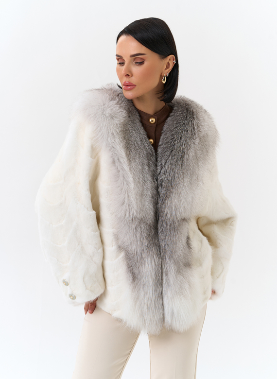 Шуба из норки с отделкой из меха лисы