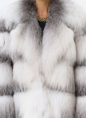 Шуба из белой лисы