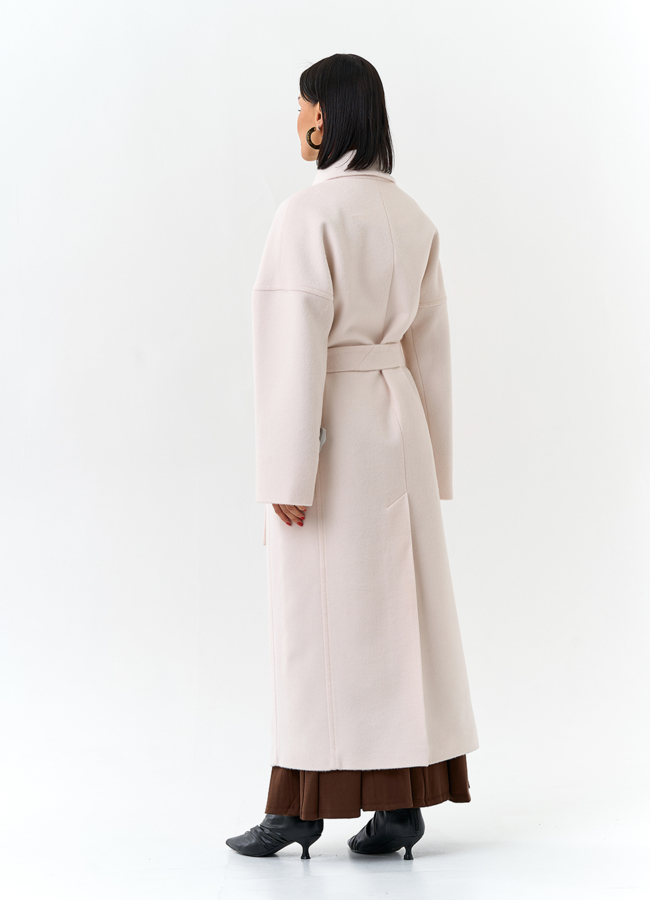 фото Светлое женское пальто с воротником шаль модель № 32726